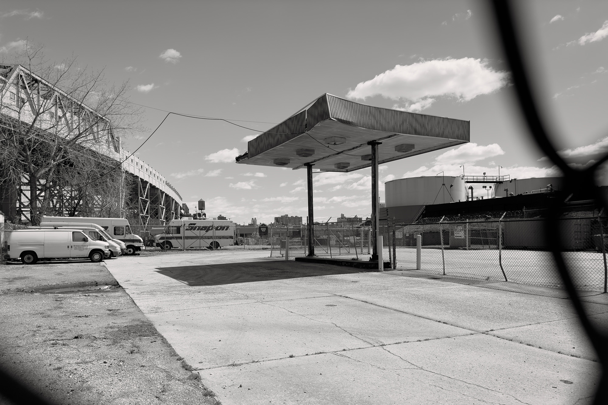 Christoph Radke, New York City, Brooklyn, abandoned gas station, 2024